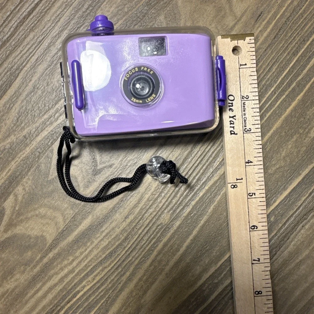 35mm Underwater Camera Purple Focus Free 28mm Lens Vintage Retro Style Reusable